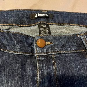 d. Jeans capris size 16W slightly worn but still in great condition
